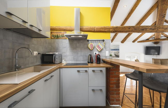 Cozy Apartment for Smaller Groups - Photo 7