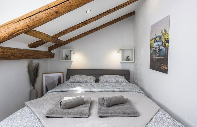 Cozy Apartment for Smaller Groups - Photo 4
