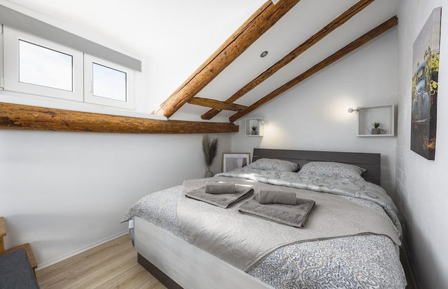 Cozy Apartment for Smaller Groups - Photo 2