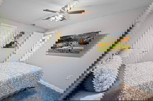 Photo 8 - Spacious House-single Level Near Lake Huge Parking