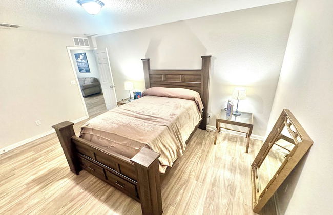 3 Bed Home 5 Mins to JAX Airport & Zoo - Photo 11