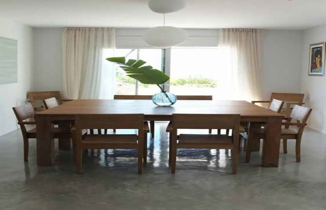 Gorgeous Villa With Views - Photo 24