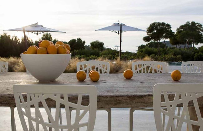 Gorgeous Villa With Views - Photo 23