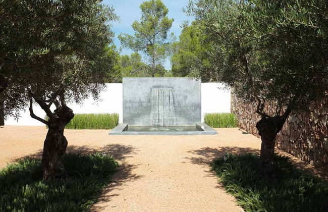 Gorgeous Villa With Views - Photo 28