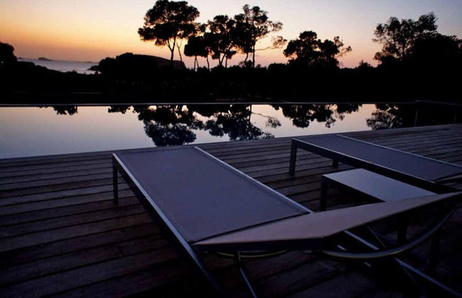 Gorgeous Villa With Views - Photo 36