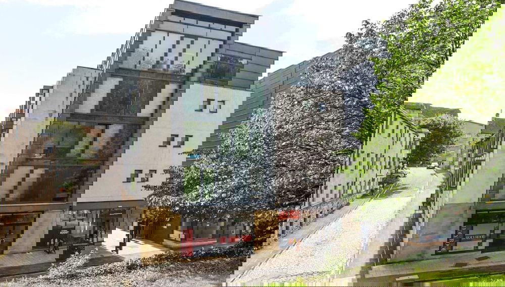 Primary image