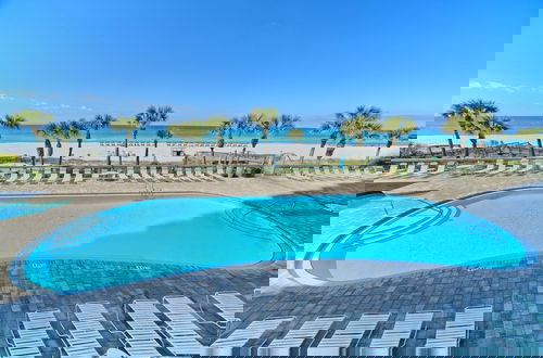 Foto 29 - Beautiful Beachfront Condo with Pool View - Unit 0203 by RedAwning