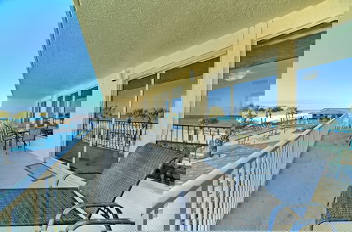 Foto 40 - Beautiful Beachfront Condo with Pool View - Unit 0203 by RedAwning