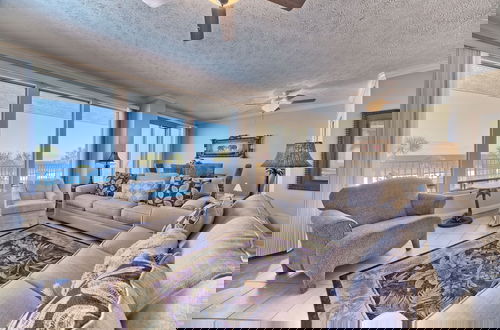 Foto 1 - Beautiful Beachfront Condo with Pool View - Unit 0203 by RedAwning