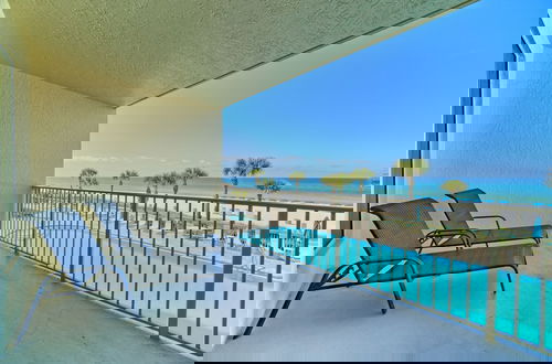 Foto 27 - Beautiful Beachfront Condo with Pool View - Unit 0203 by RedAwning