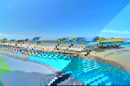 Foto 28 - Beautiful Beachfront Condo with Pool View - Unit 0203 by RedAwning