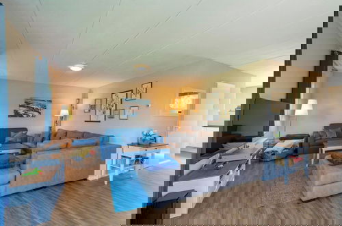 Foto 1 - Atmospheric Detached Villa Near Beach
