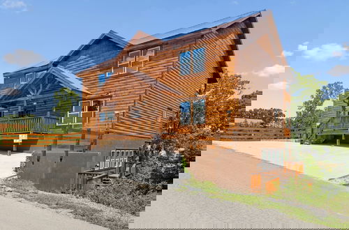 Foto 1 - Smoky Mountain Splash 6 Bedroom Cabin by RedAwning