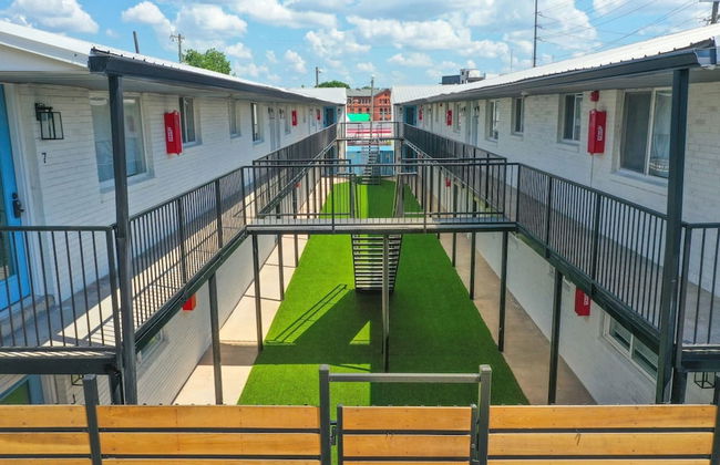Charming Nashville Getaway 2 Bedroom Apts - Photo 28