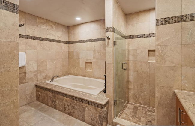 Luxury Las Palomas Oceanview Condo - Phase 2 - Photo 2