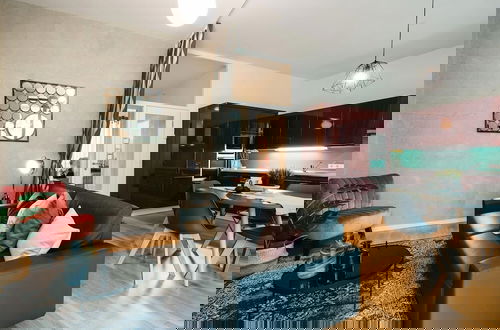 Foto 43 - YoHome - Luxury Downtown Apartment