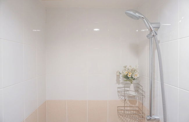 Modern Furnished and Homey 2BR at Podomoro Golf View Apartment - Foto 22