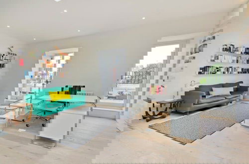 Foto 36 - Gorgeous & Grand 5 Bed House, Holland Park
