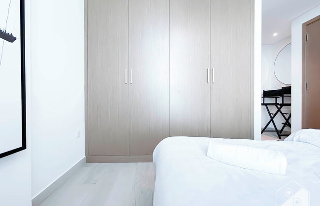 Cozy 1BR With Balcony & Views in Azizi Fawad - Foto 34
