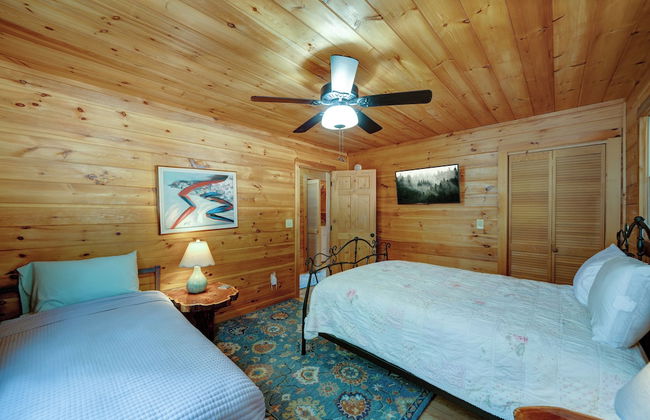Mountain Haven in the Woods - Photo 2