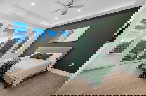 Photo 4 - Luxurious 3 Bed3 Bath Near Downtown Houston