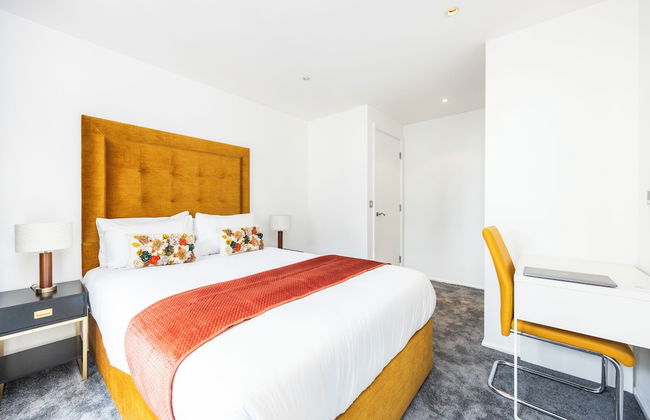 Chizzy Superior One Bed Apartment - Photo 1