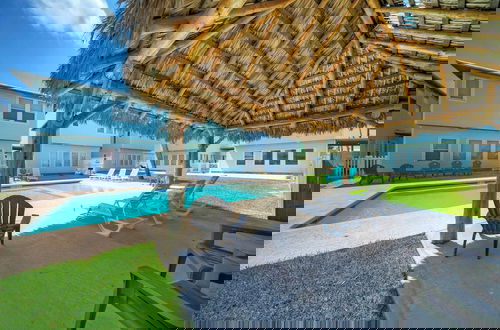 Photo 32 - Pool Access, Private Patio Living, Near the Beach Seahorse Cove by Avantstay