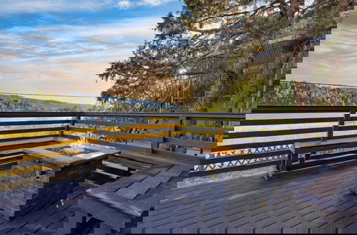 Foto 51 - Viewtopia by Avantstay Lakefront Views + Hot Tub
