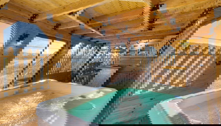 Foto 1 - Viewtopia by Avantstay Lakefront Views + Hot Tub