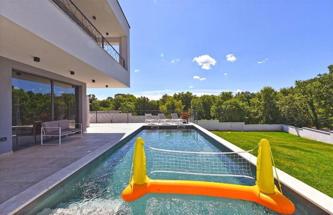 Spacious Villa With Pool and Garden in Stokovci - Foto 23