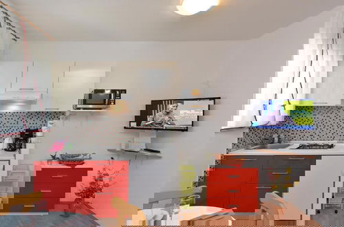 Foto 7 - Spacious Apartment With Garden