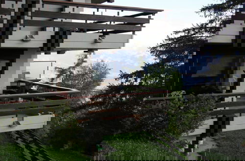 Foto 1 - Friendly Apartment With Mountain Views