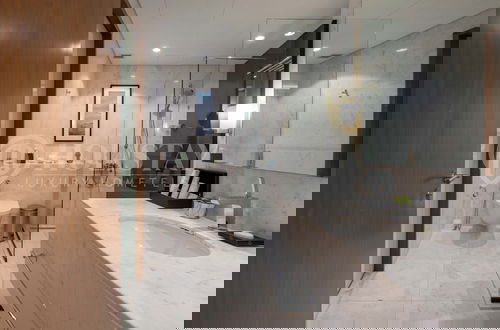Foto 15 - Holistay Luxury Homes, Down Town Direct Access Dubai Mall
