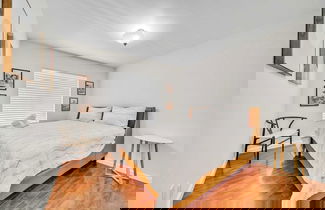 Foto 2 - @marbella Lane - 4BR Lavish Castle Retreat