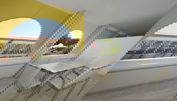 Foto 1 - Apartment With a Comfortable Sunlit Terrace