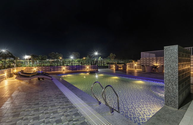 ELIVAAS 5 BHK With Pvt Pool - Zenora - Foto 72