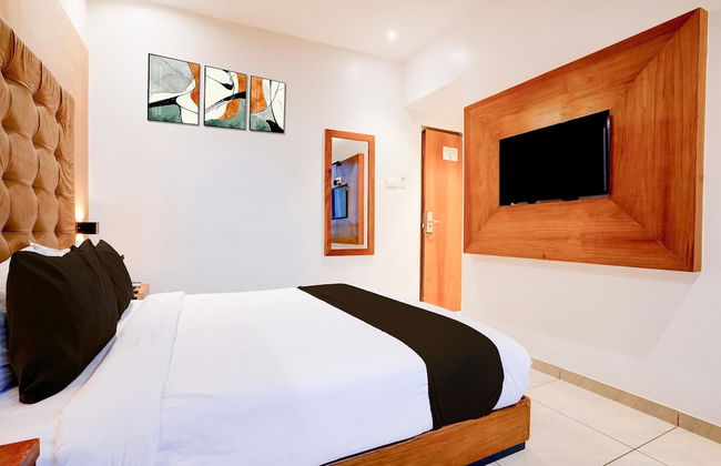 Luxurious Stays at Times Square Le Western Mumbai - Foto 24