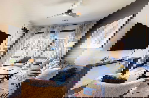 Photo 1 - Walkable Midtown Location Modern Amenities, Pool & Gym Anthem by Avantstay