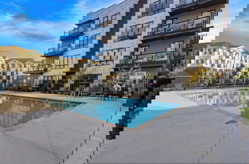 Photo 42 - Walkable Midtown Location Modern Amenities, Pool & Gym Anthem by Avantstay