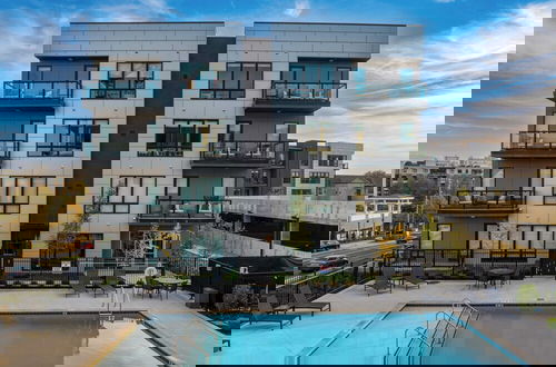 Photo 30 - Walkable Midtown Location Modern Amenities, Pool & Gym Anthem by Avantstay
