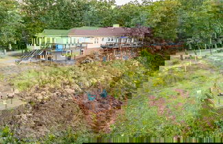 Foto 2 - Unparalleled Views Deck w Hottub Game Room Pool Table Panorama by Avantstay