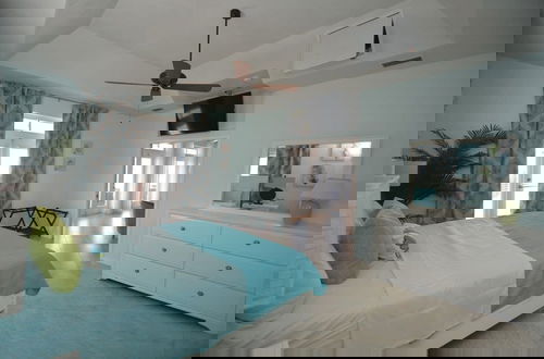 Foto 20 - Just Beachy A Luxury Retreat Sleeps 12 3 Levels With Elevator- Perfect for 1-3 Families