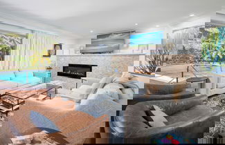 Foto 3 - Luxury Beach House w Private Beach