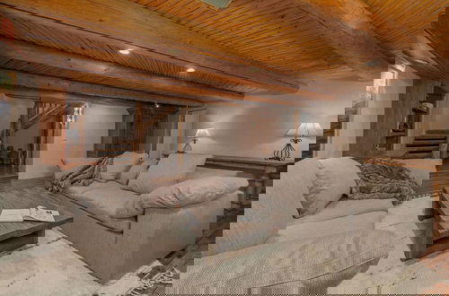 Foto 30 - Absolutely Amazing Slopeside Mountain Lodge With spa