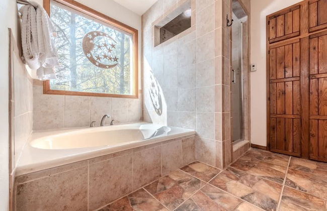 Grand Angel Fire Mountain Luxury ski Chalet - Photo 13