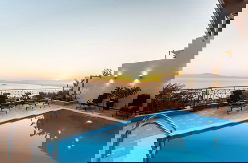 Foto 1 - Aigli Luxury Villa - Panoramic Seaview Retreat