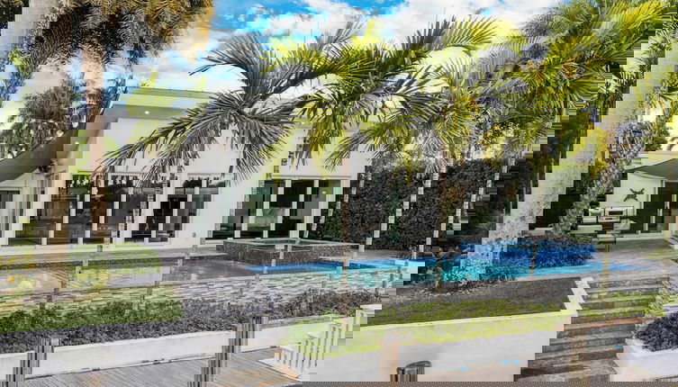 Foto 1 - Luxury Waterfront Home w/ Pool, Hot Tub & Dock Near Las Olas Gulfstream