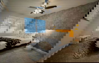 Foto 2 - Hunter House