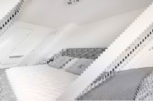 Foto 3 - Elegant Flat with Balcony