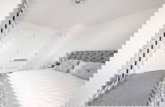 Foto 3 - Elegant Flat with Balcony